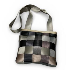 Harveys Seatbelt Crossbody / Messenger Bag in Black, Gray, and Tan Like New